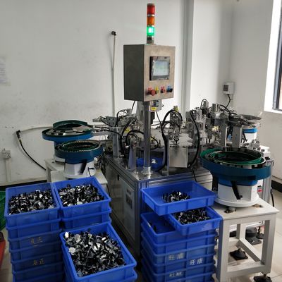 स्वचालित स्प्रिंग रिविंग असेंबली मशीन पीएलसी नियंत्रण रोटरी चक कैपर