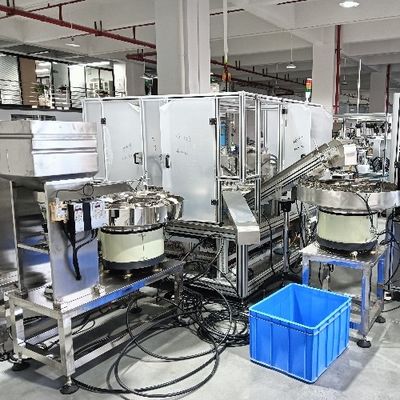 अच्छी कीमत स्वचालित उच्च गति टर्नटेबल प्रकार इन्फ्यूजन डबल फोल्डिंग कैप असेंबली मशीन ऑनलाइन