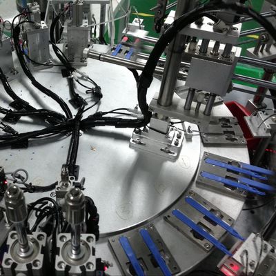 अच्छी कीमत आसान संचालन के लिए बहु-भाषा प्रदर्शन के साथ स्वचालित स्केल्पल असेंबली मशीन ऑनलाइन
