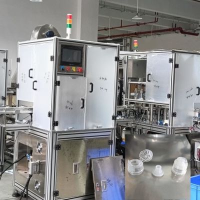 अच्छी कीमत फ्लिप टॉप कैप के उच्च गति उत्पादन के लिए अनुकूलन योग्य दैनिक आवश्यकताओं की असेंबली मशीन ऑनलाइन