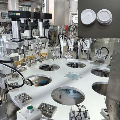 99% संतोषजनक दर, पीएलसी नियंत्रण और फोटोइलेक्ट्रिक सेंसर डिटेक्शन के साथ डेसिकेंट कैप असेंबली मशीन