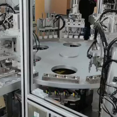 सूखी टोपी उत्पाद विधानसभा के लिए लचीला दैनिक आवश्यकताओं की विधानसभा मशीन